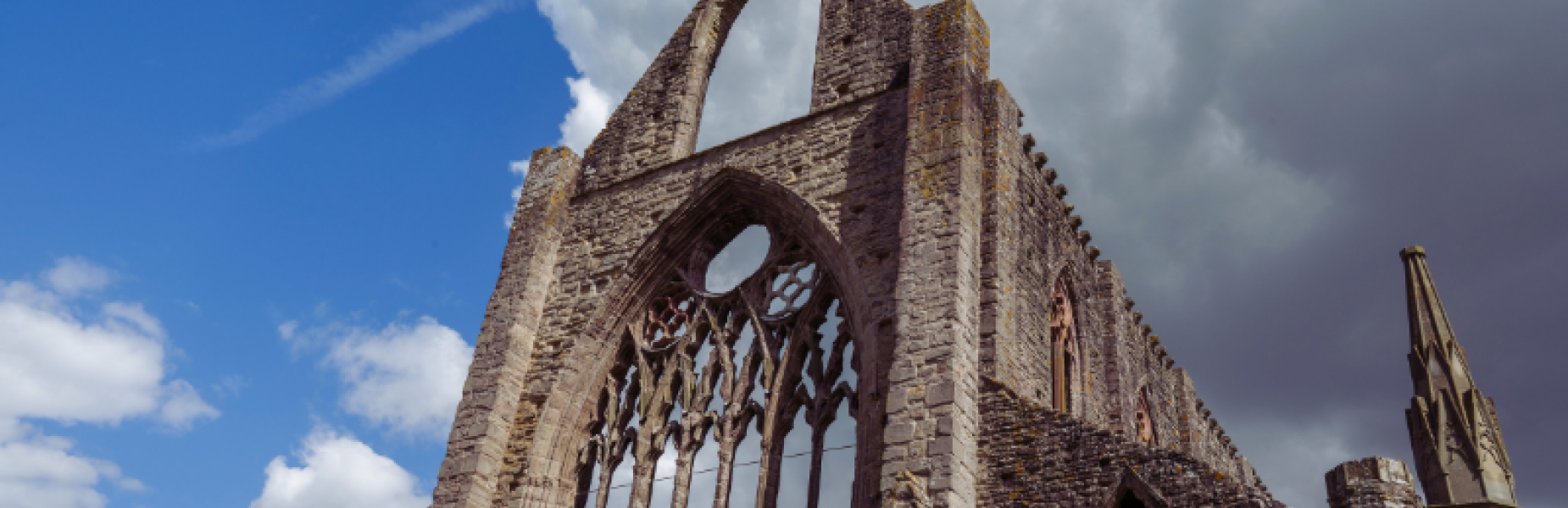 a picture of Tintern Abbey